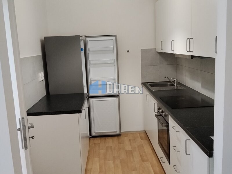 Pronájem bytové jednotky 2+kk (51m2), ul. V Horkách, Praha 4 – Nusle