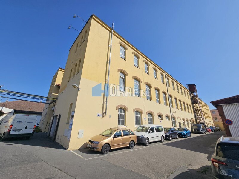 Pronájem nebytového prostoru na kancelář 237 m2, Švábky, Praha 8