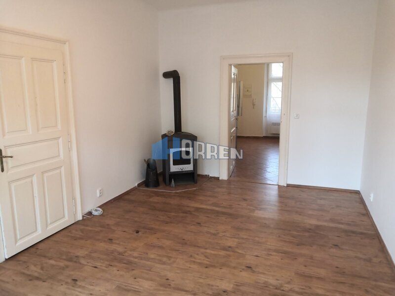 Pronájem bytu 2+1, Sokolovská, Praha 8